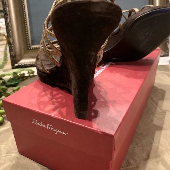 Salvatore Ferragamo Gold Reptile & Brown Suede - Picture 5 of 6